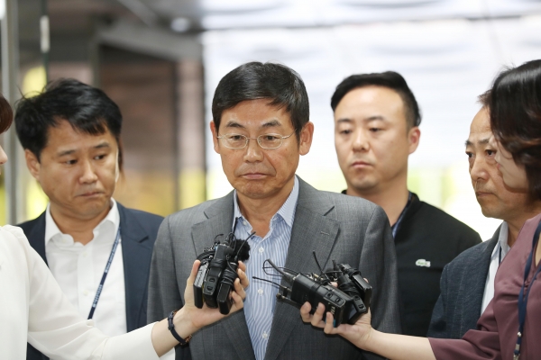삼성전자서비스 노조와해 공작에 관여한 혐의를 받는 이상훈(63) 삼성전자 이사회 의장이 구속 위기를 넘겼다. 사진=뉴시스